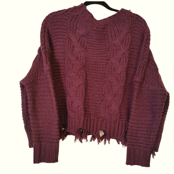 She + Sky Distressed Cable Knit Sweater Size OS - Picture 2 of 12